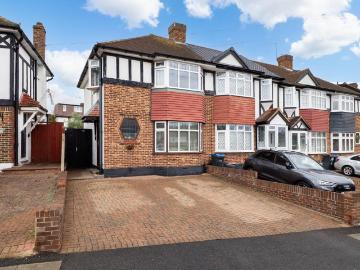 3 bedroom end of terrace house for sale