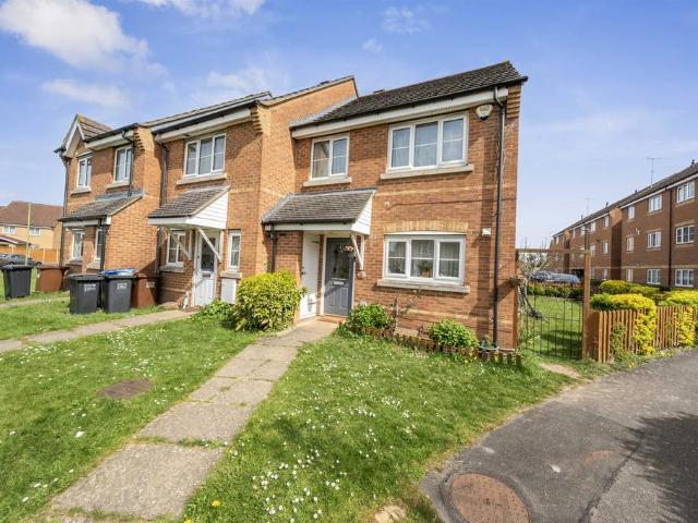 3 bedroom end of terrace house for sale