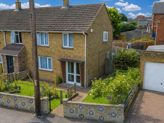 3 bedroom end of terrace house for sale
