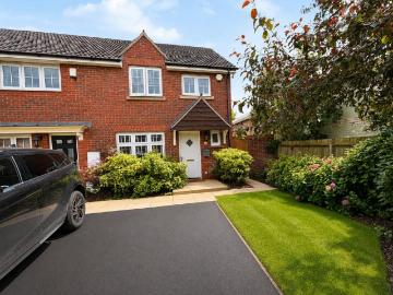 3 bedroom end of terrace house for sale