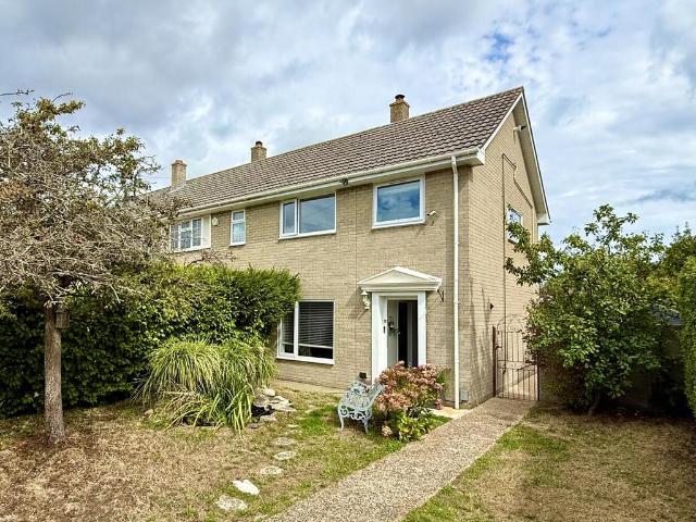 3 bedroom end of terrace house for sale