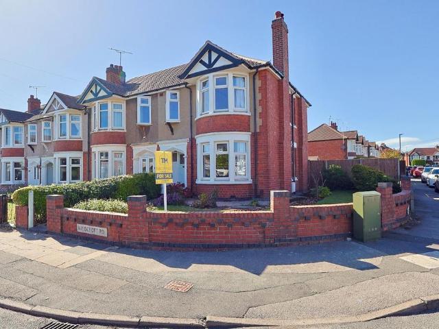 3 bedroom end of terrace house for sale