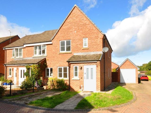3 bedroom end of terrace house for sale