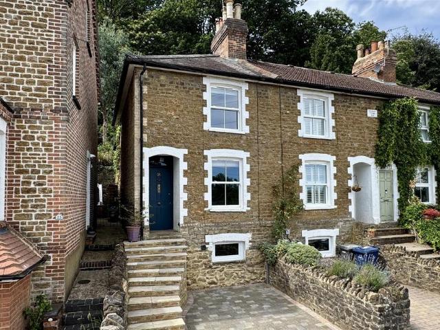 2 bedroom end of terrace house for sale