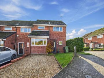 3 bedroom end of terrace house for sale