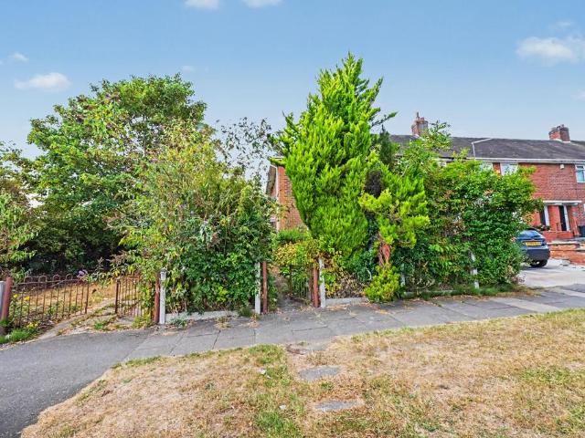 3 bedroom end of terrace house for sale