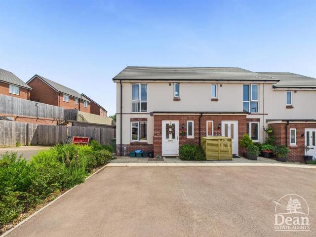 3 bedroom end of terrace house for sale