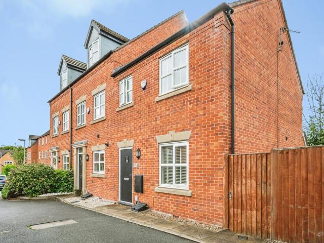 3 bedroom end of terrace house for sale