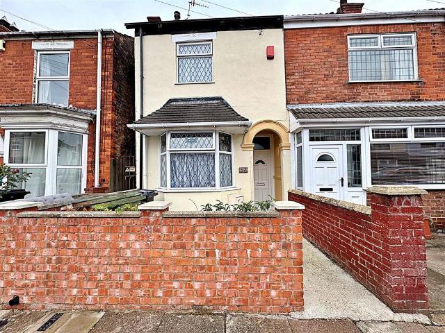 3 bedroom end of terrace house for sale