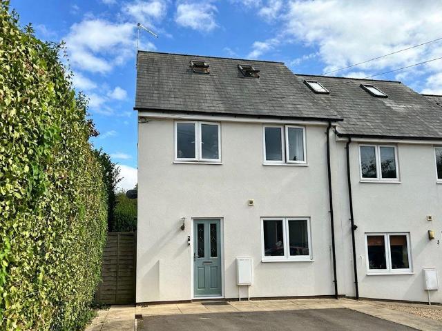 3 bedroom end of terrace house for sale