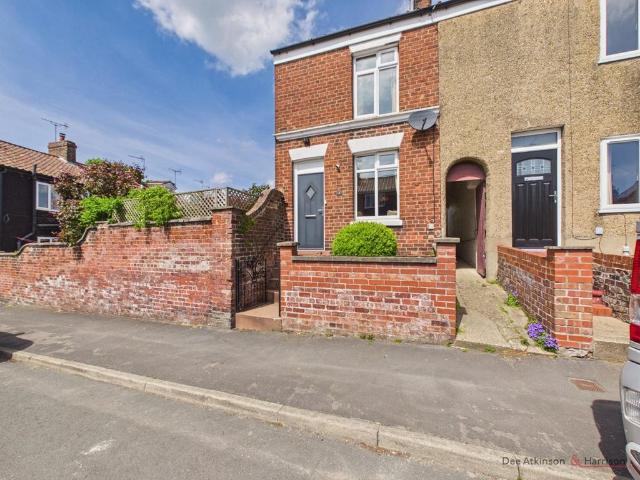 3 bedroom end of terrace house for sale