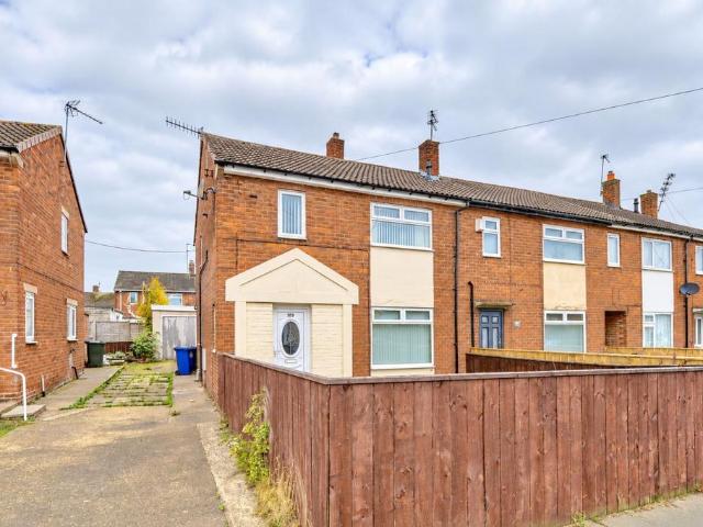 3 bedroom end of terrace house for sale