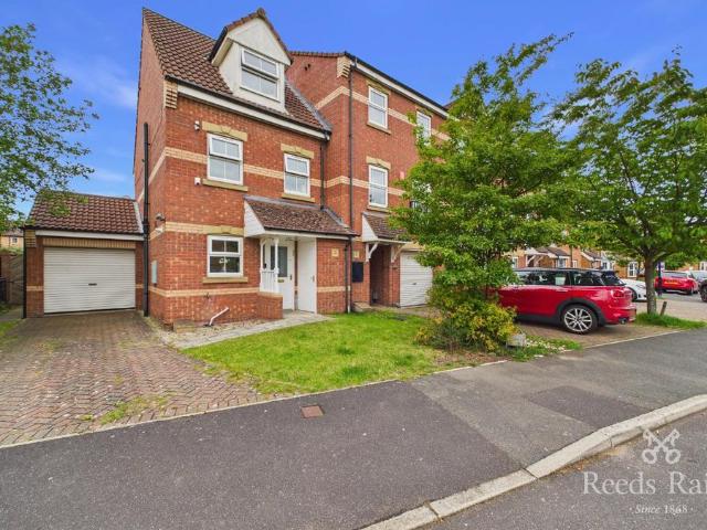 3 bedroom end of terrace house for sale