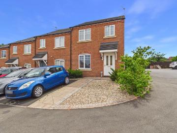 3 bedroom end of terrace house for sale