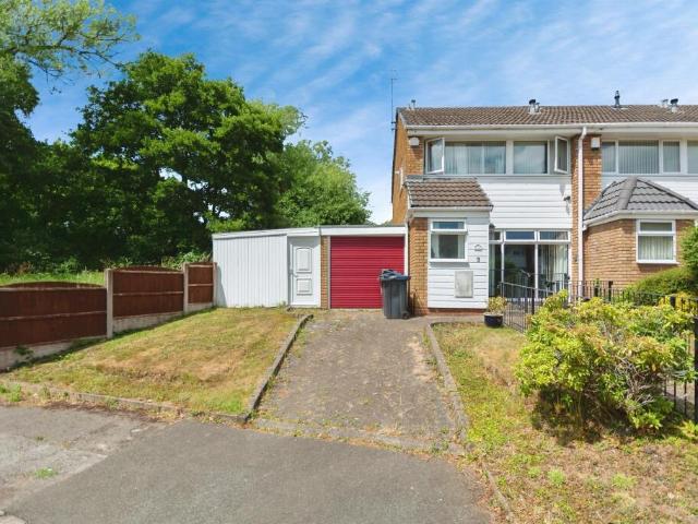3 bedroom end of terrace house for sale