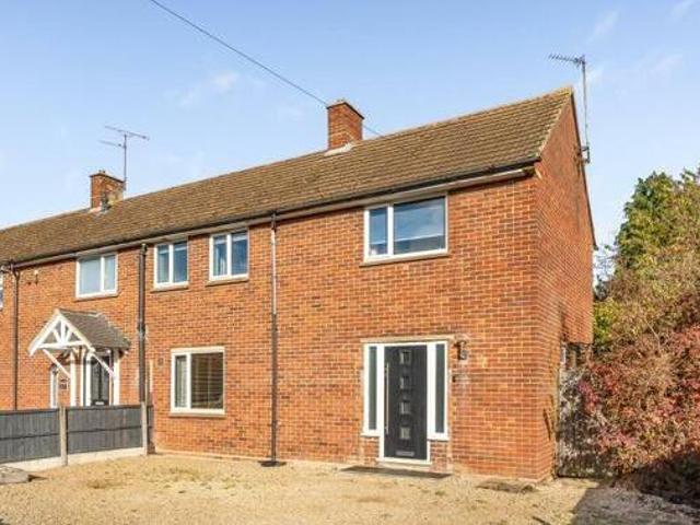 3 Bedroom End Of Terrace House For Sale In Aylesbury