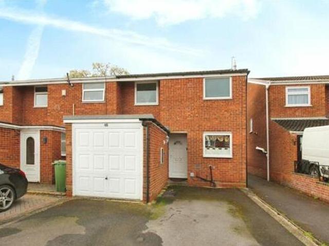 3 Bedroom End Of Terrace House For Sale In Bromsgrove, Worcestershire