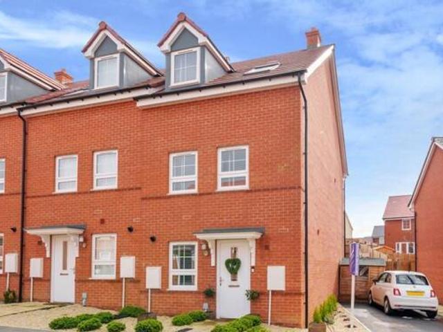 3 Bedroom End Of Terrace House For Sale In Buckingham