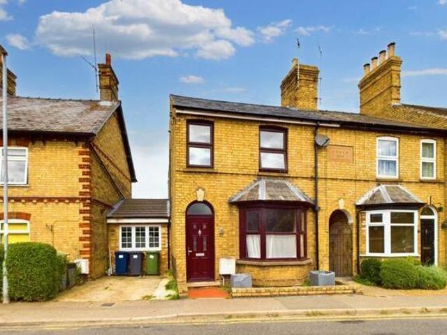 3 Bedroom End Of Terrace House For Sale In Huntingdon