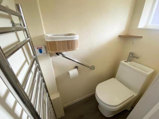 3 bedroom end of terrace house for sale in Oakdale Crescent, Lindley, Huddersfield, HD3