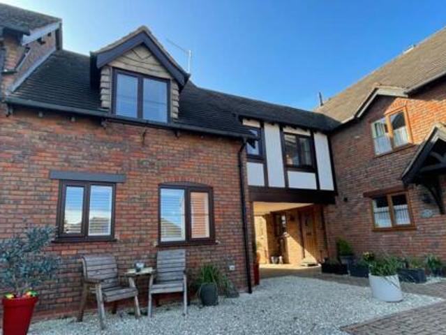 3 Bedroom End Of Terrace House For Sale In Old Town