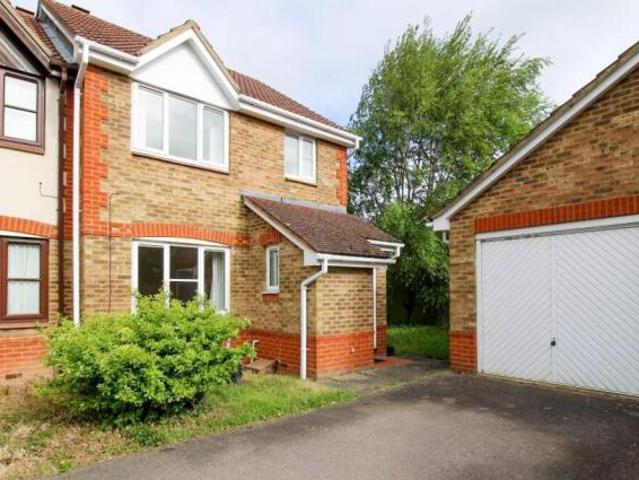 3 bedroom end of terrace house for sale in Moore Close, Cambridge, CB4