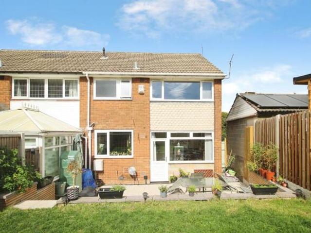 3 bedroom end of terrace house for sale in Nesfield View, Leeds, LS10