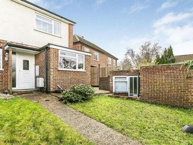 3 Bedroom End Of Terrace House For Sale In Woking, Surrey