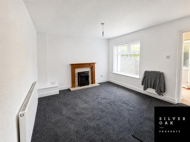 3 bedroom end of terrace house to rent
