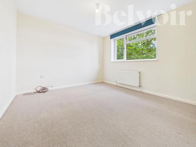 3 bedroom end of terrace house to rent