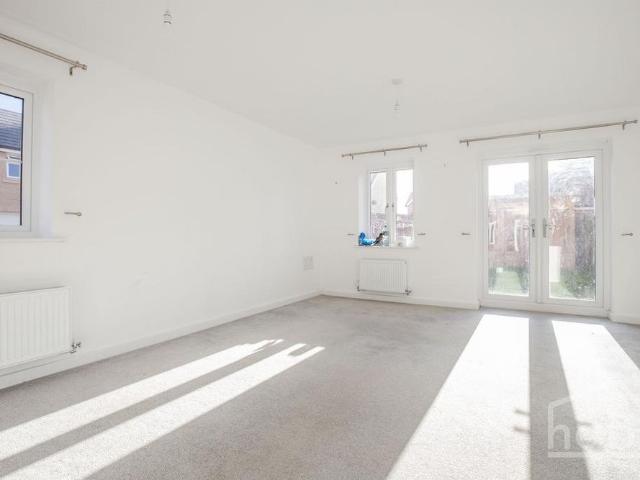 3 bedroom end of terrace house to rent