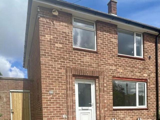 3 bedroom end of terrace house to rent