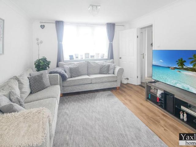 3 bedroom end of terrace house to rent