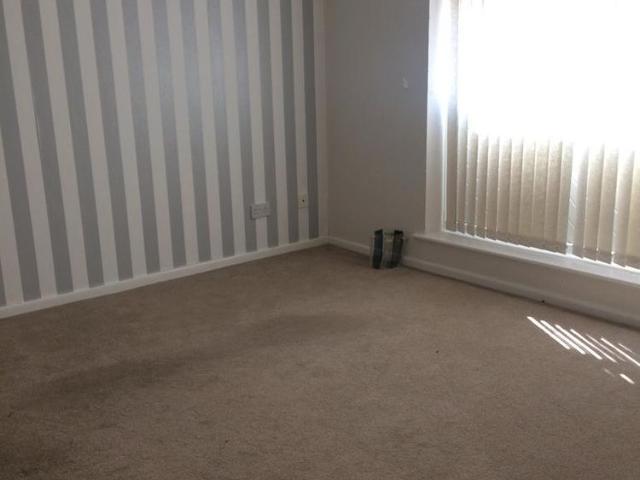 3 bedroom end of terrace house to rent