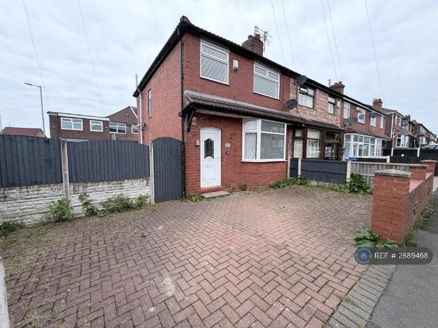 3 bedroom end of terrace house to rent
