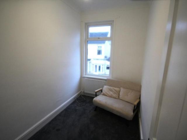 3 bedroom end of terrace house to rent
