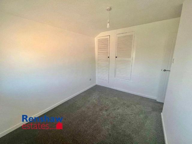 3 bedroom end of terrace house to rent