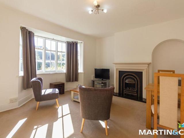 3 bedroom end of terrace house to rent