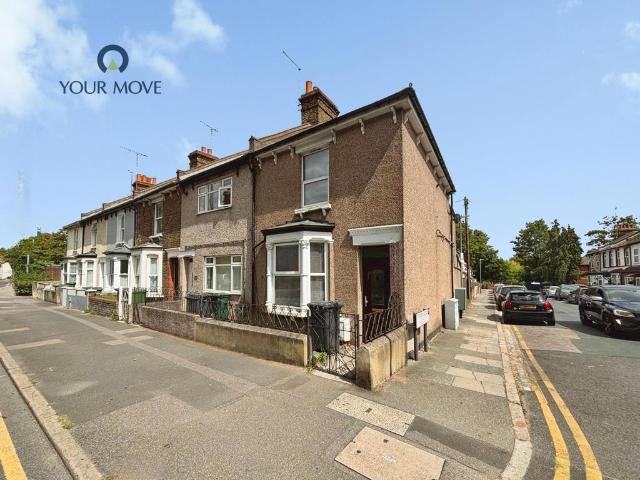 3 bedroom end of terrace house to rent