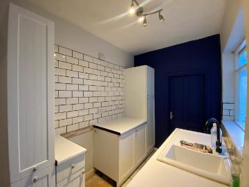 3 bedroom end of terrace house to rent