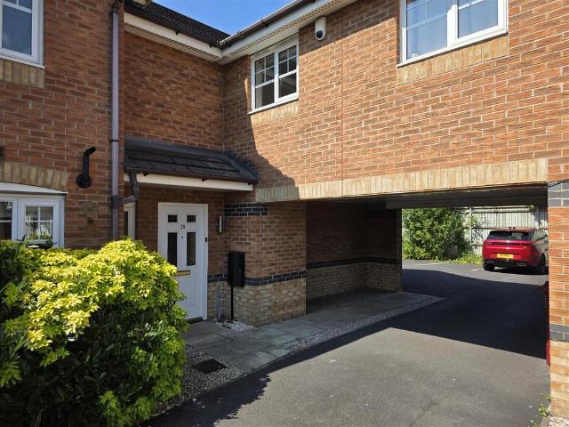 3 bedroom end of terrace house to rent