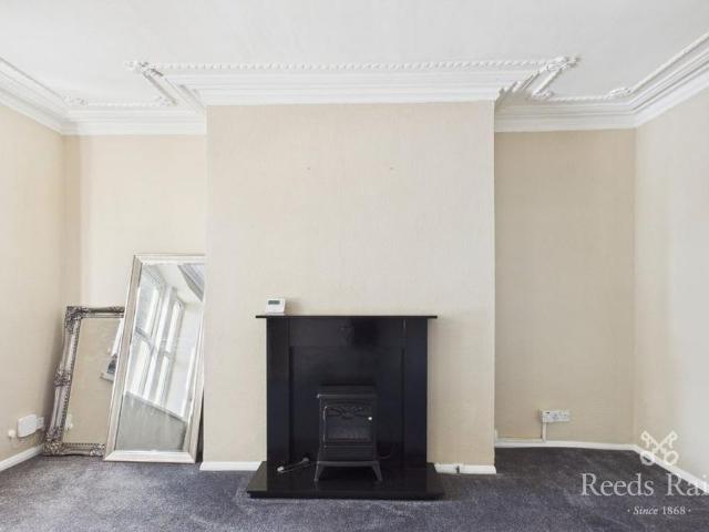 3 bedroom end of terrace house to rent