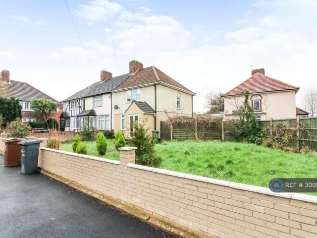 3 bedroom end of terrace house to rent