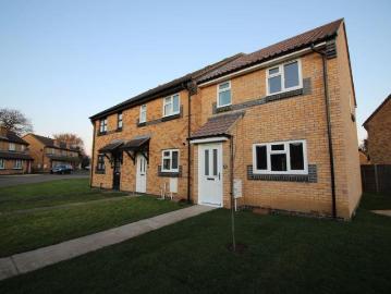 3 bedroom end of terrace house to rent