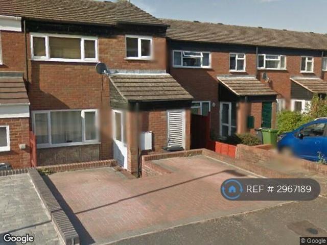 3 bedroom end of terrace house to rent