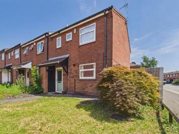 3 bedroom end of terrace house to rent