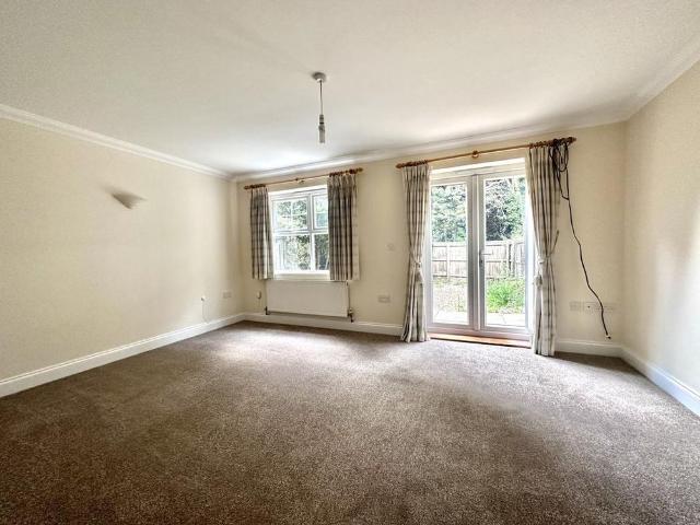 3 bedroom end of terrace house to rent
