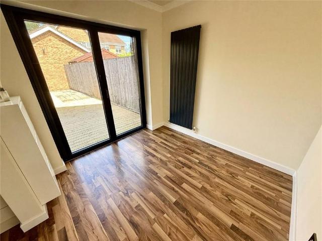 3 bedroom end of terrace house to rent