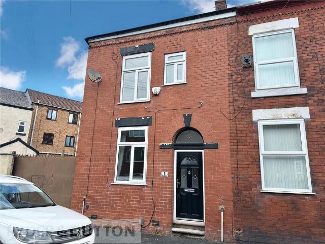 3 bedroom end of terrace house to rent