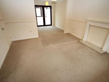 3 bedroom end of terrace house to rent